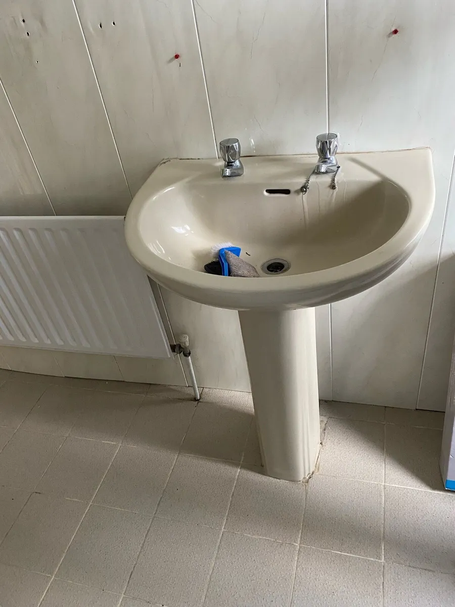 Toilet and sink - Image 1