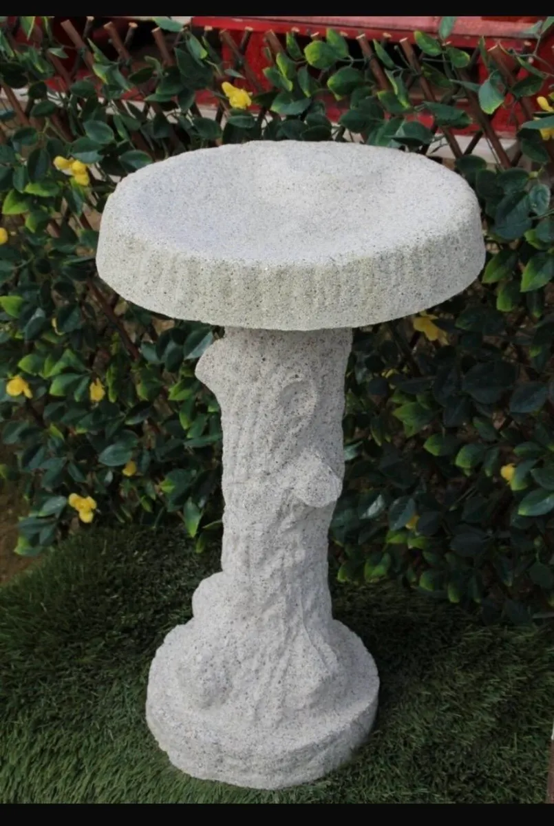 Reconstituted granite bird bath - Image 2