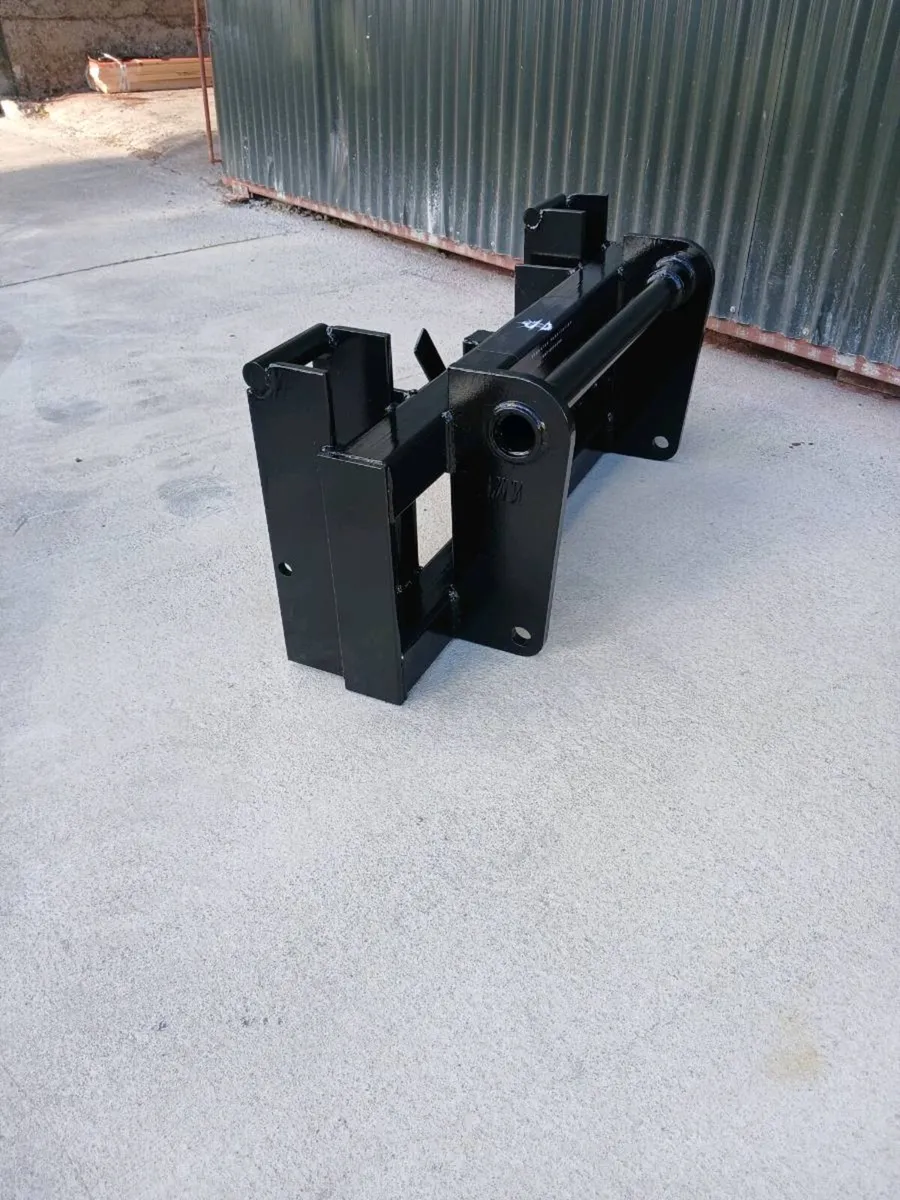 Pinnacle Fabrication Loader Adaptors - Image 4