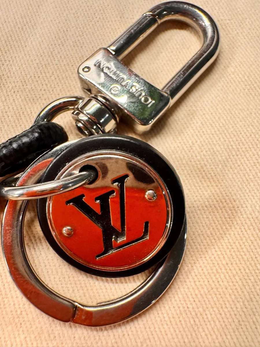 Louis Vuitton key chain - Image 2