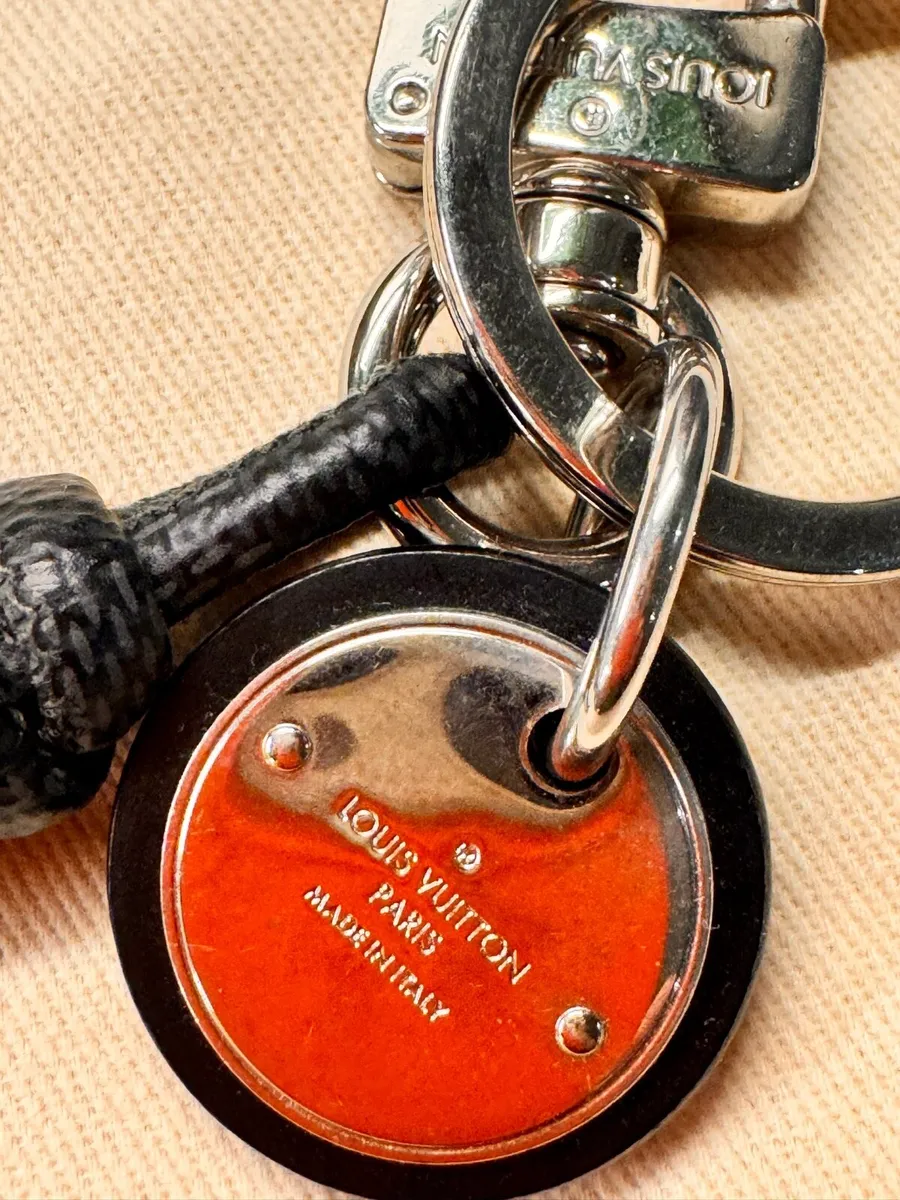 Louis Vuitton key chain - Image 3