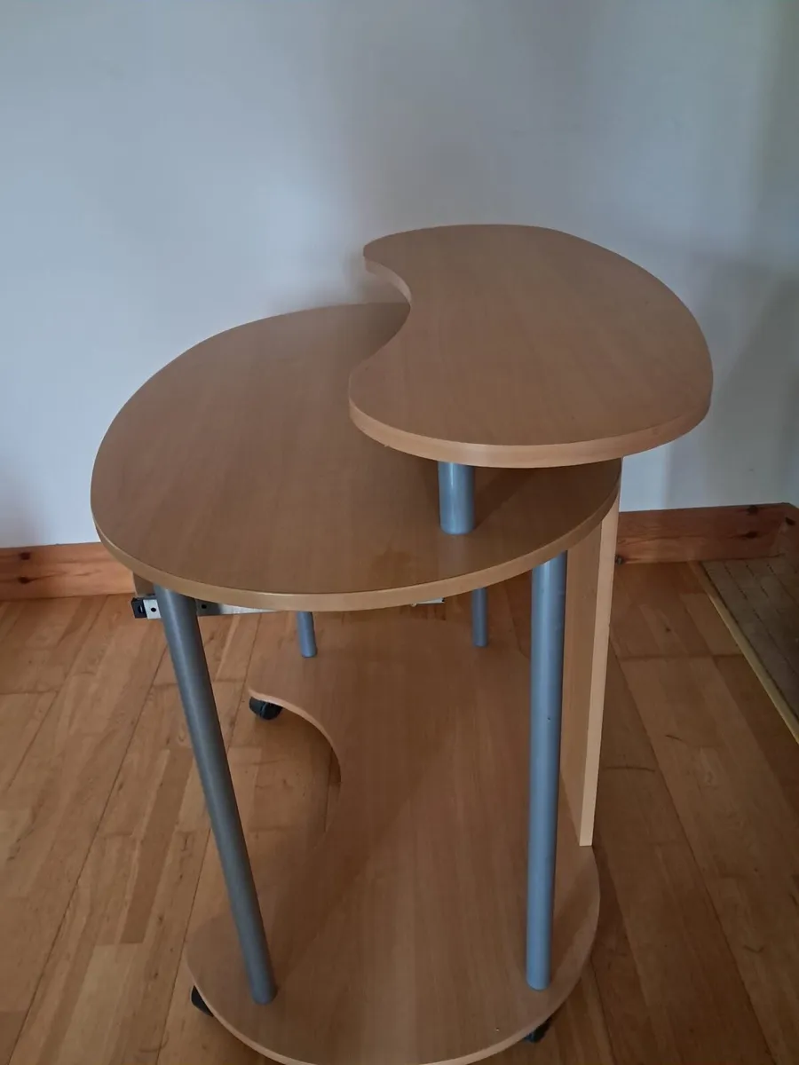 Desk - Image 4