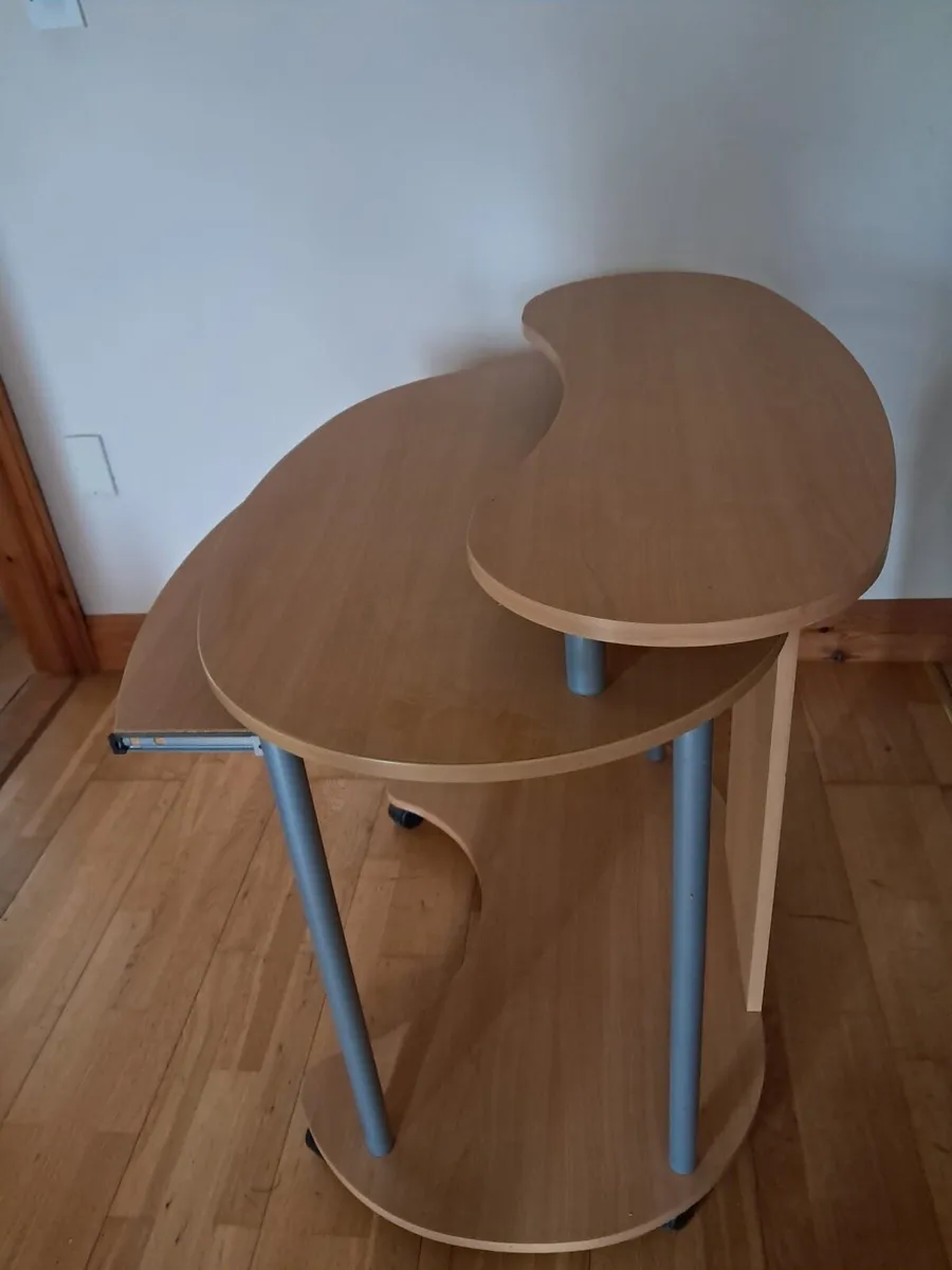 Desk - Image 1