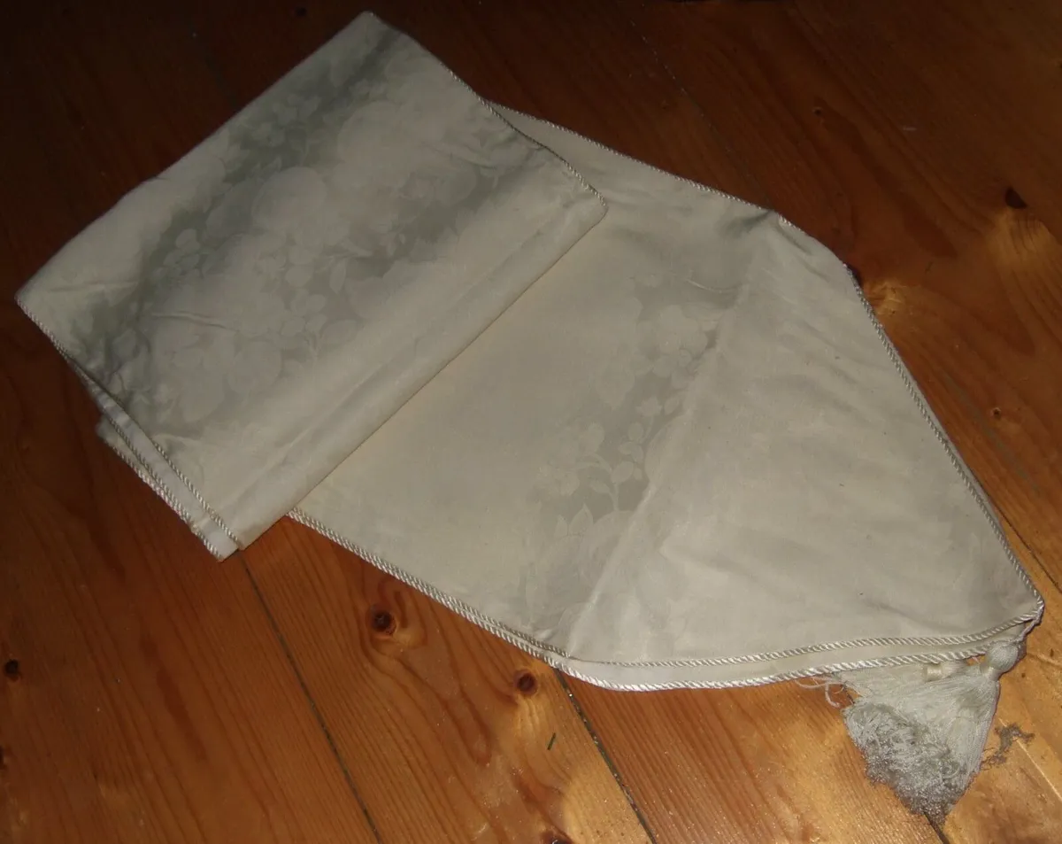 Pristine Vintage Harrods Damask Table Runner - Image 1