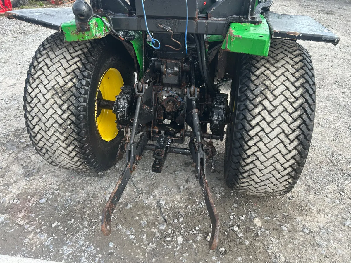 John Deere 4115 Compact Tractor - Image 4