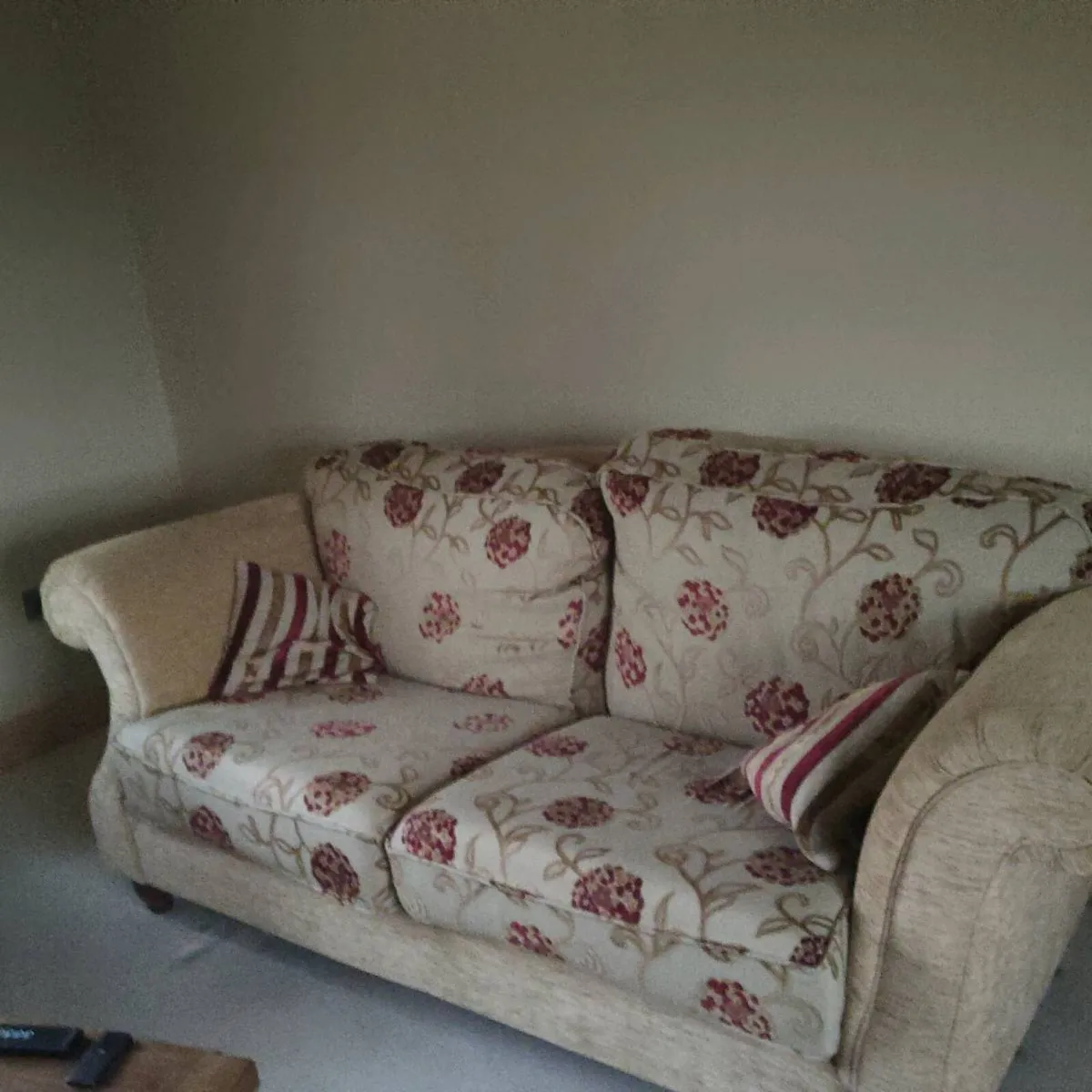 3 seater & two 2 seaters - Image 2
