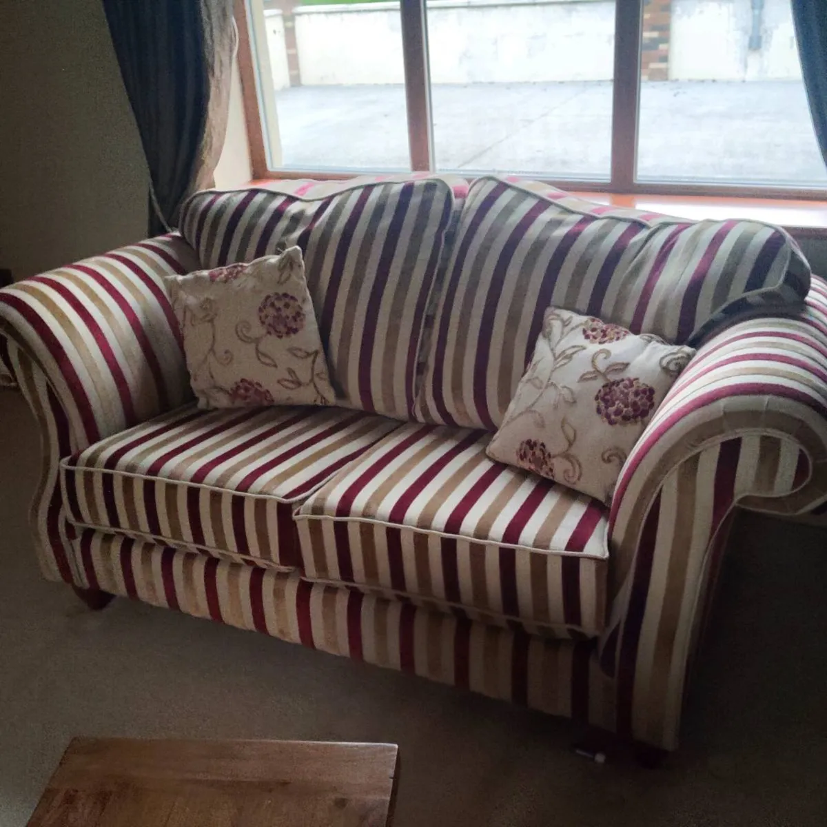 3 seater & two 2 seaters - Image 3