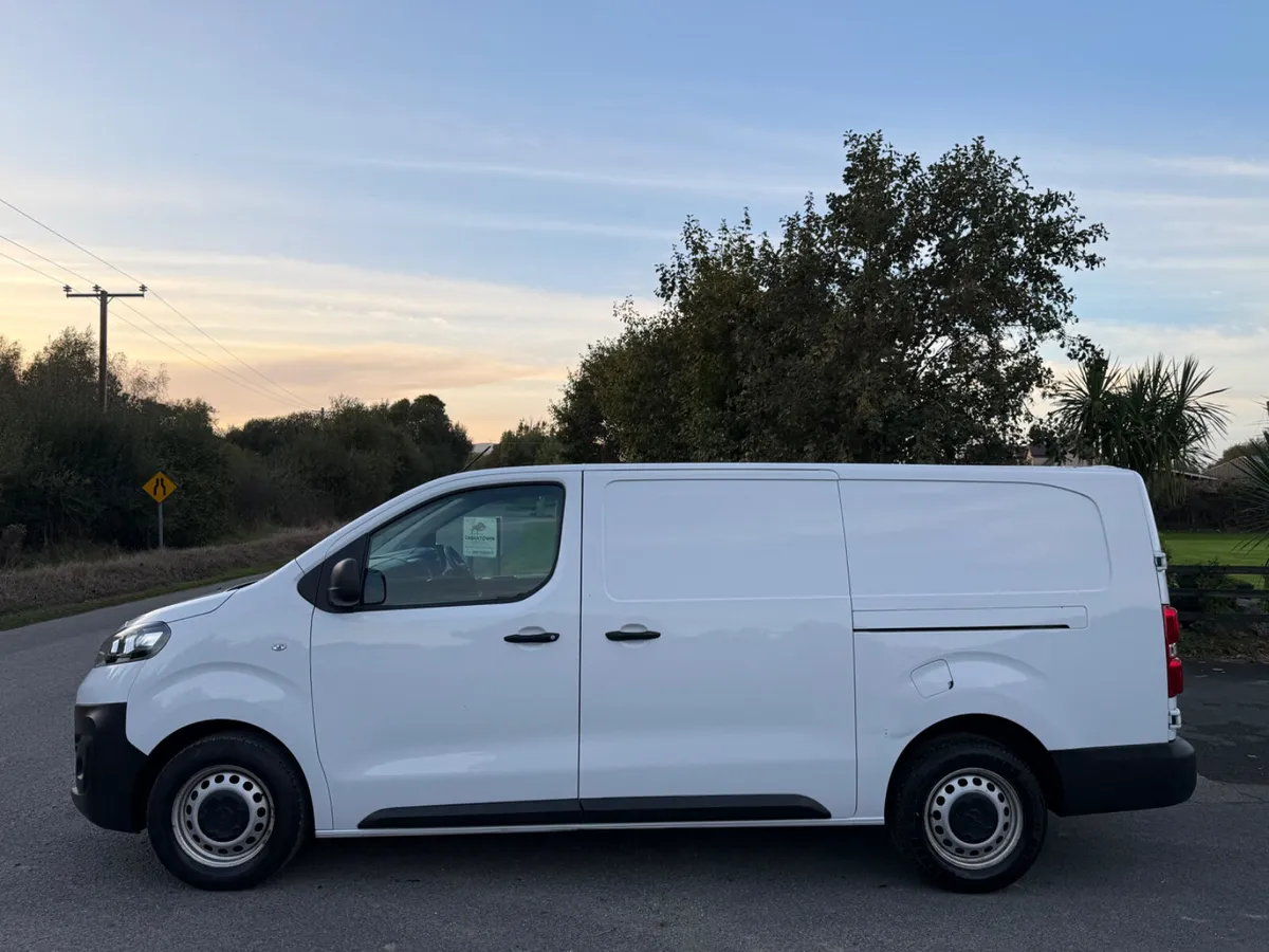 2022 222 Opel Vivaro Manual Diesel Vat INC LWB - Image 4