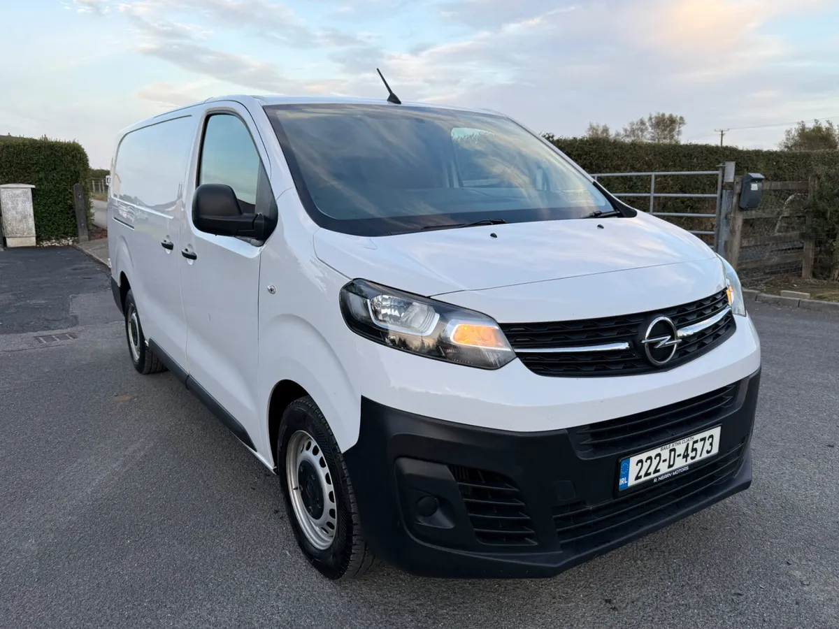 2022 222 Opel Vivaro Manual Diesel Vat INC LWB - Image 2
