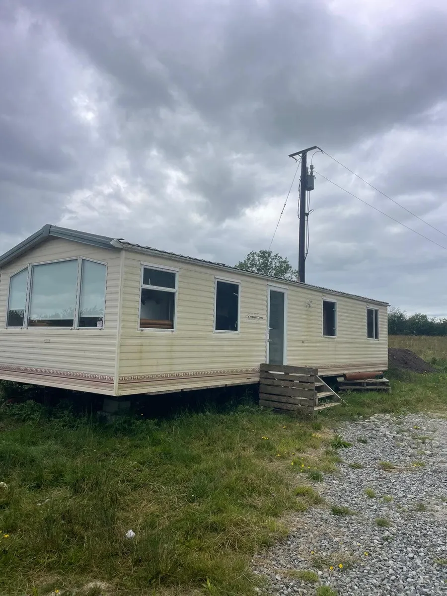 BK Lymington mobile home - Image 1