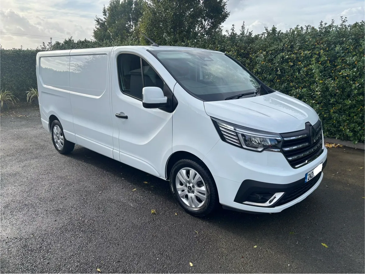 (242) Renault Trafic LL30 2024 - Image 1