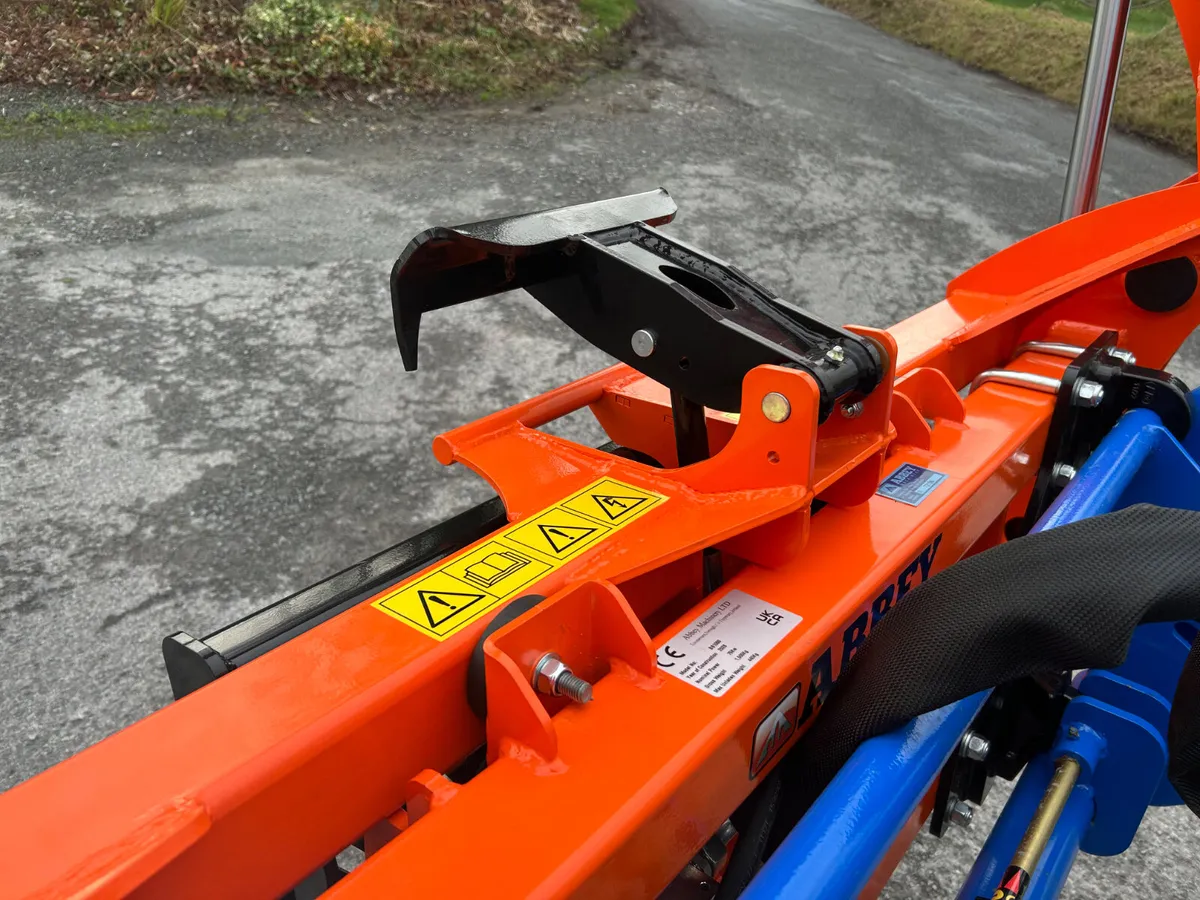New Abbey Bale Shear - Image 2