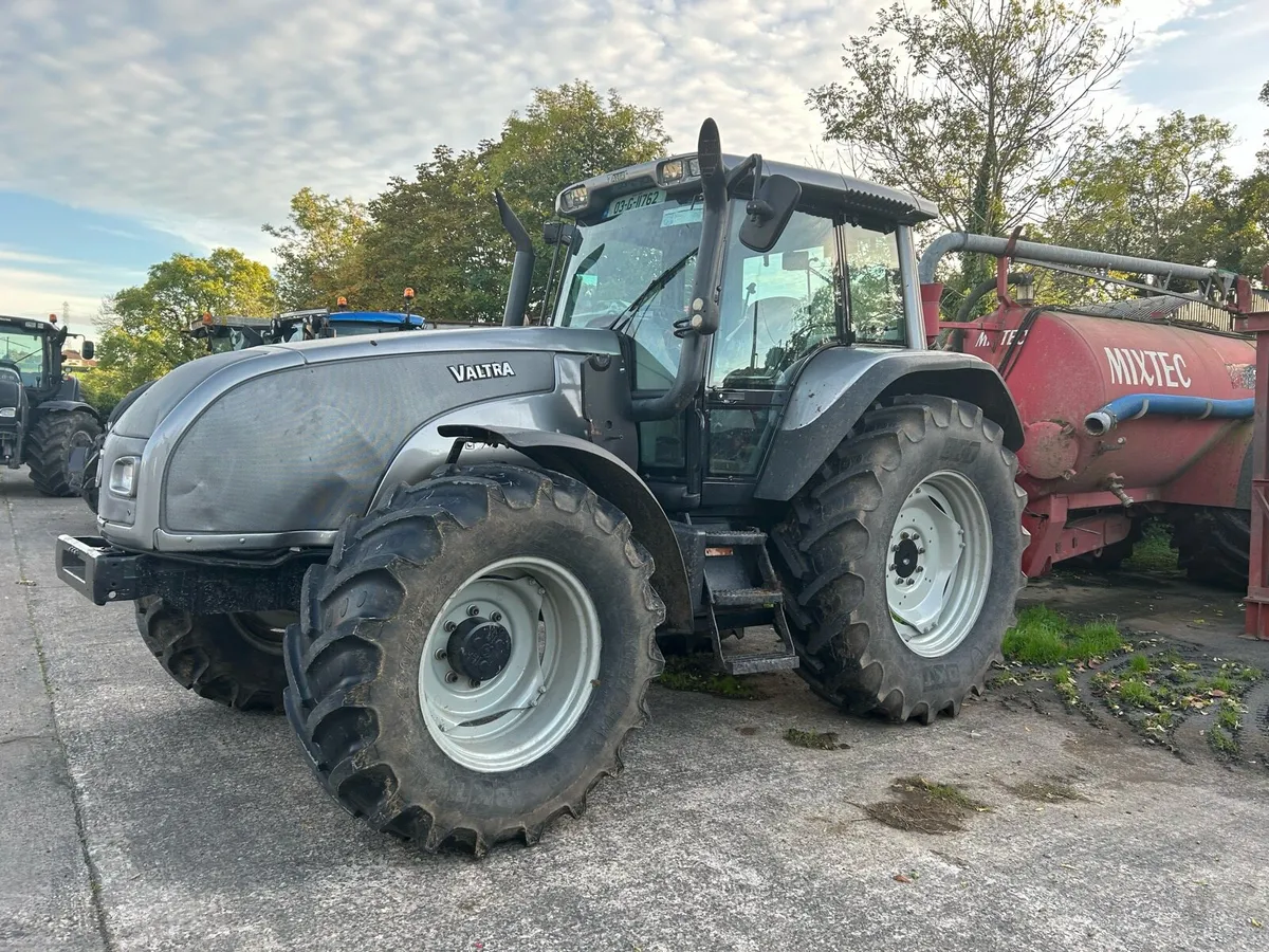 2003 valtra t130 - Image 2