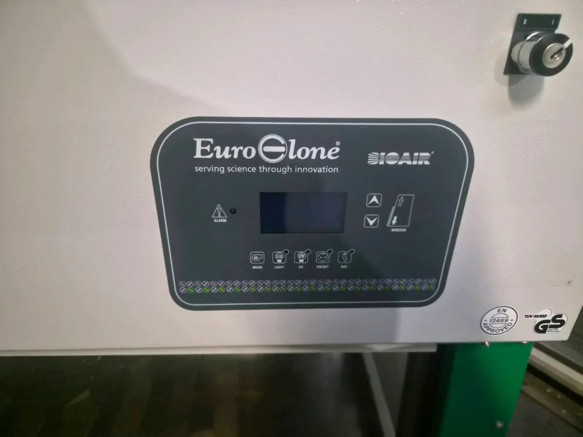 Bioair laminate flow booth - Image 2