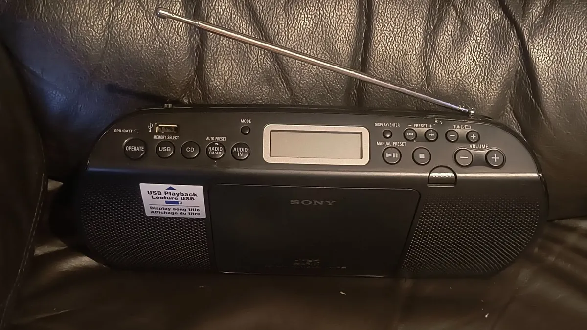 Sony ZS-PE40CP Radio Tuner CD FM stereo - Image 1