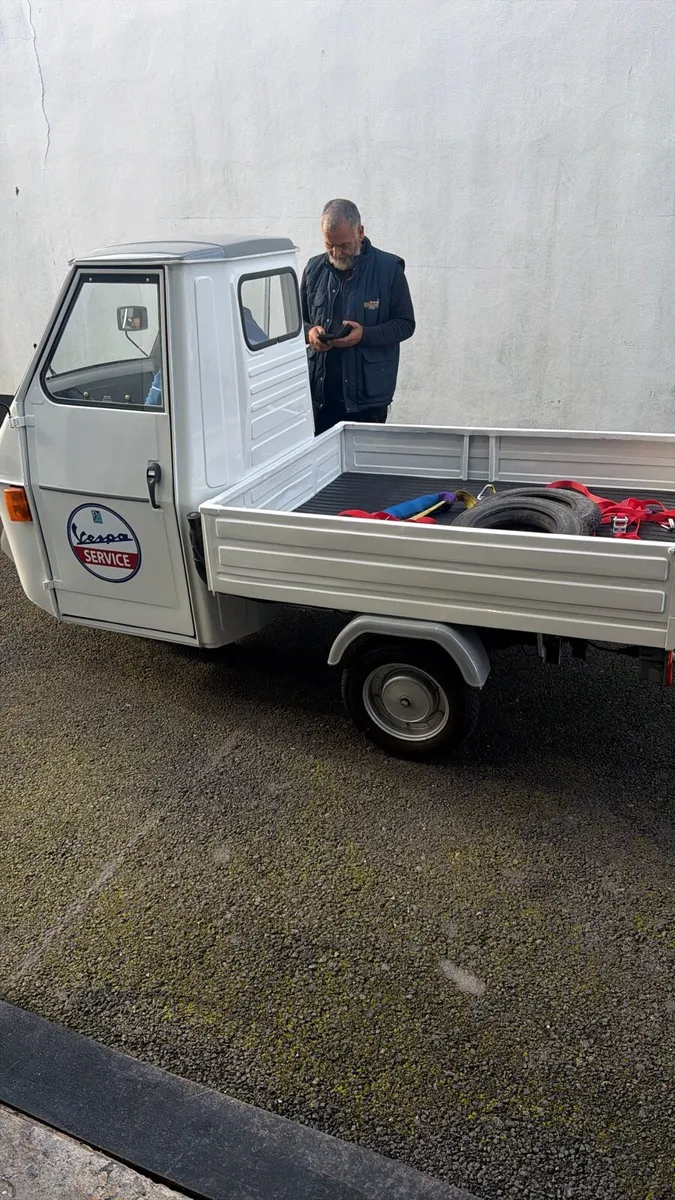 1900 ape fully restored & transportation trailer - Image 3