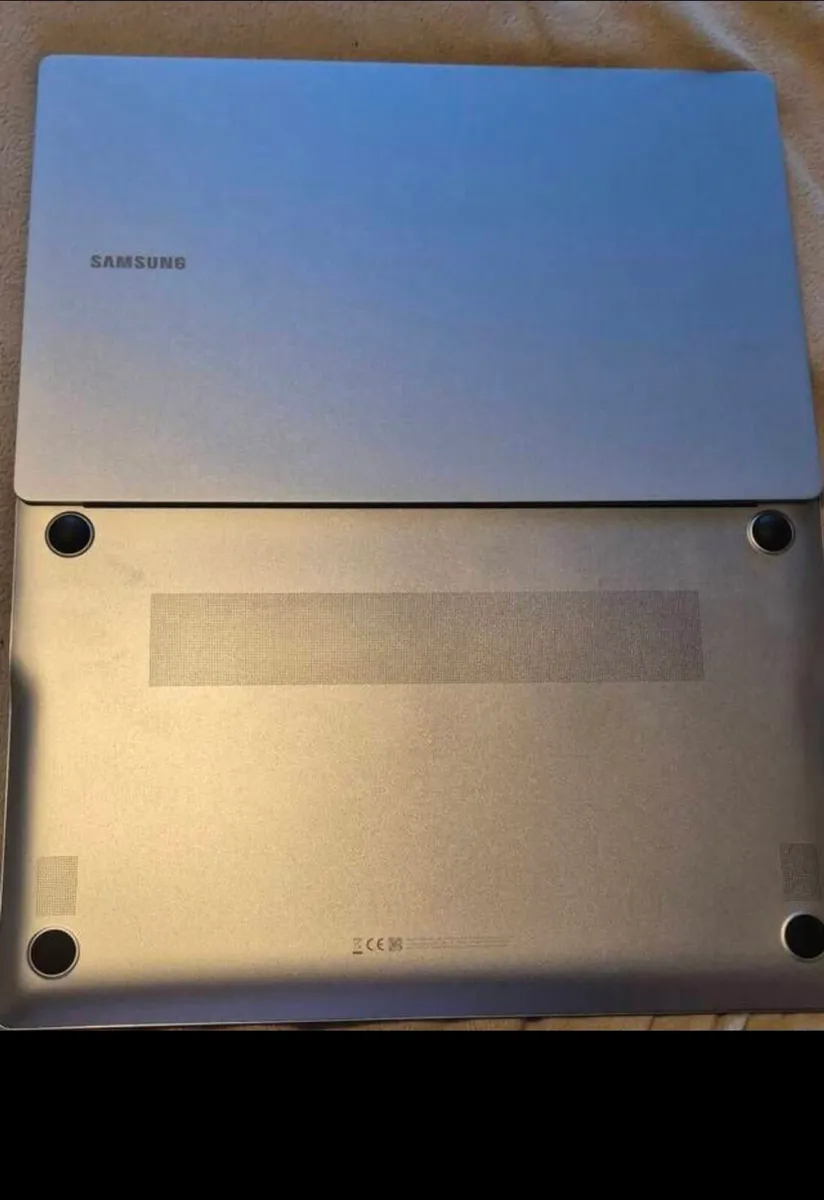 Samsung Book4 Edge Laptop - Image 3