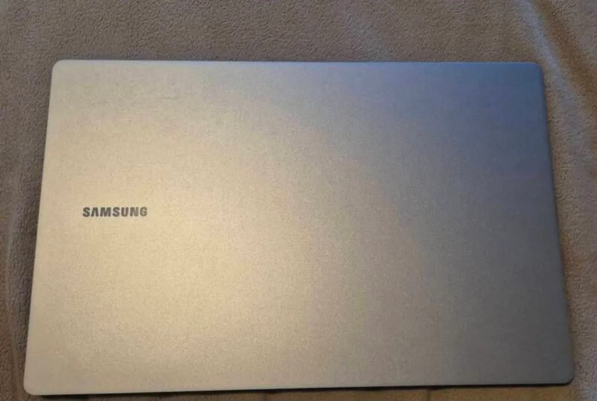 Samsung Book4 Edge Laptop - Image 4