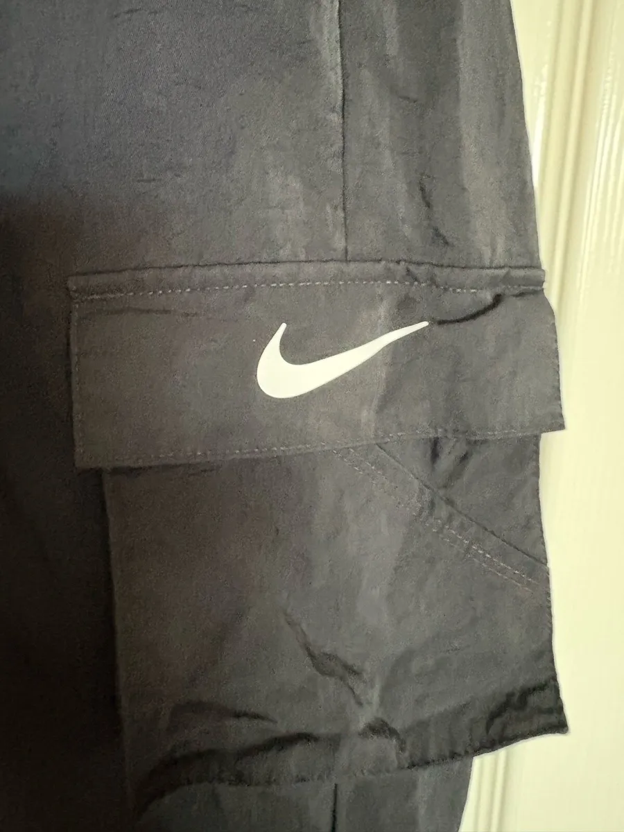 Nike bottoms cargo style - Image 3