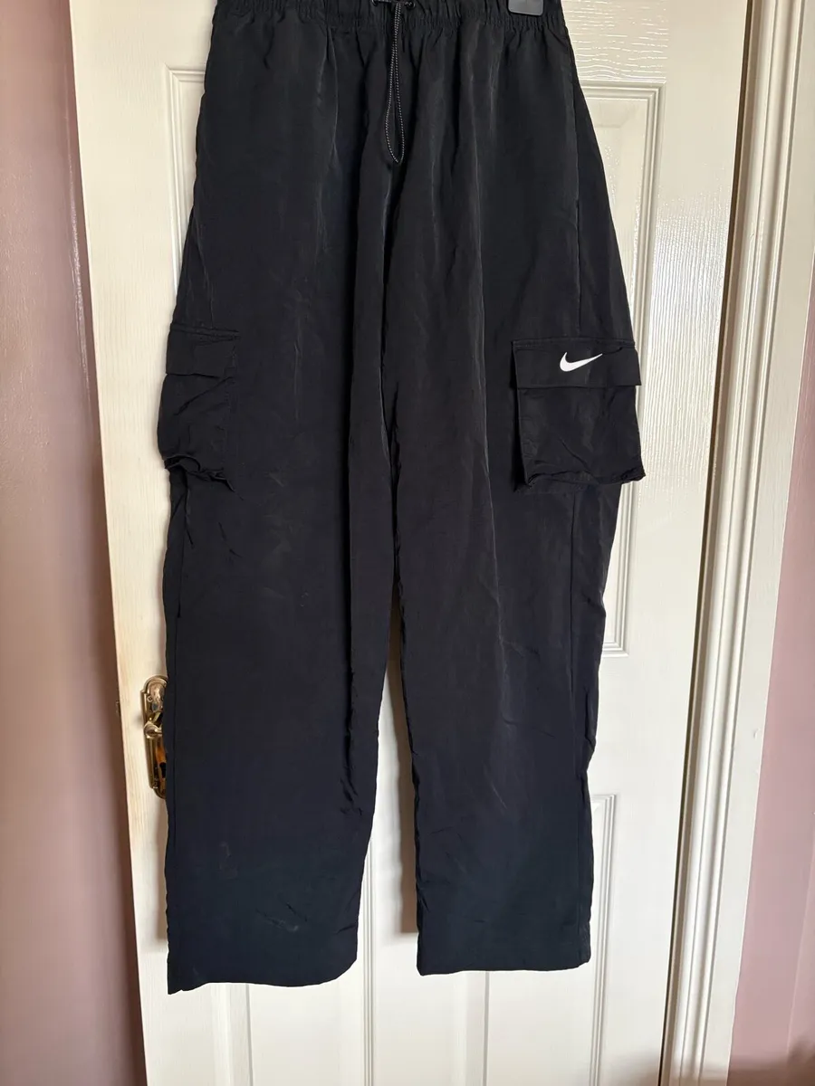 Nike bottoms cargo style - Image 2