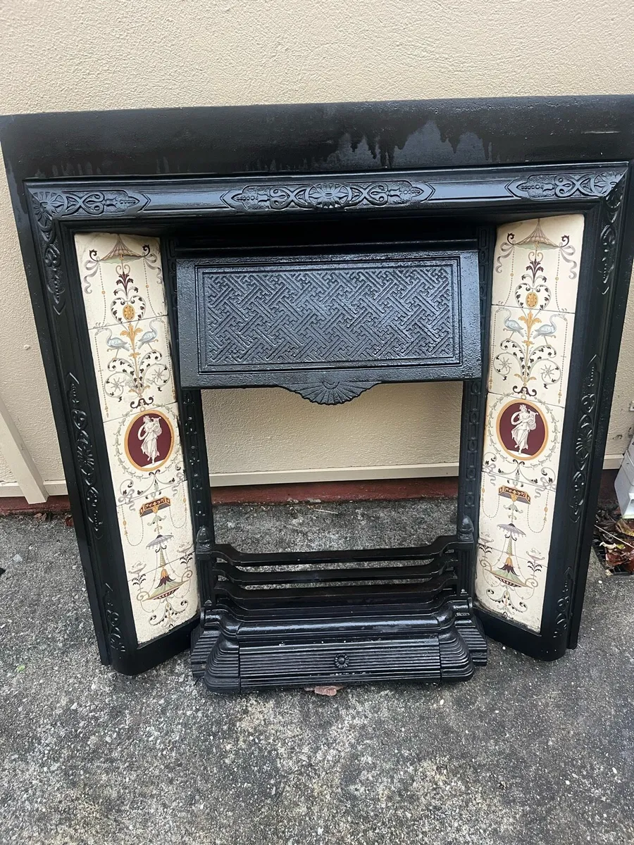 Antique insert fireplace - Image 1