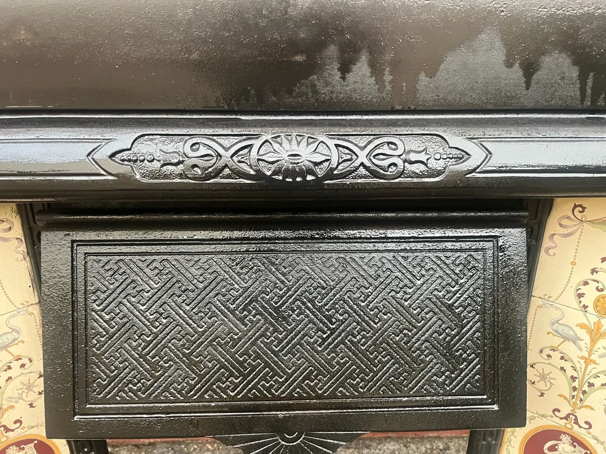 Antique insert fireplace - Image 2