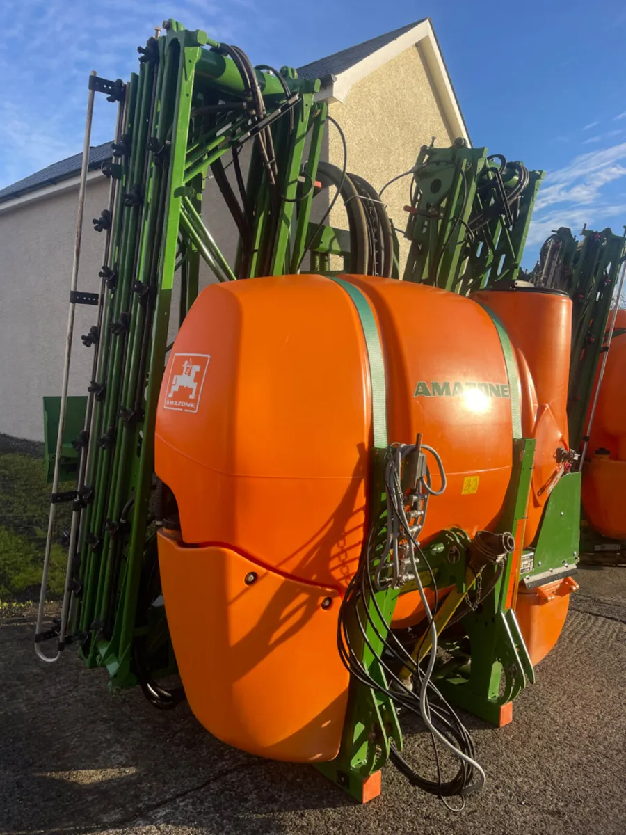Amazone sprayer UF1201 , mint condition - Image 2
