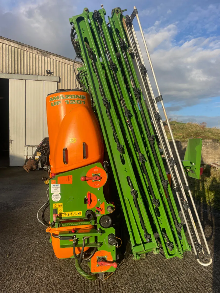Amazone sprayer UF1201 , mint condition - Image 3