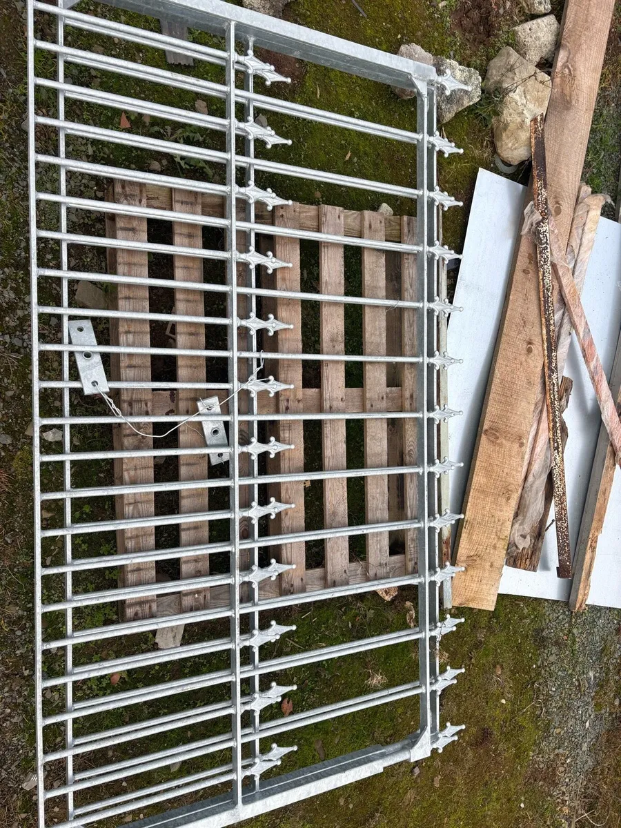 Galvanised entrance gates - Image 1