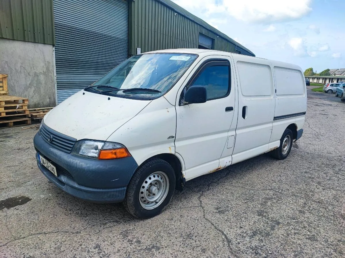 2004 Toyota Hiace - Image 1