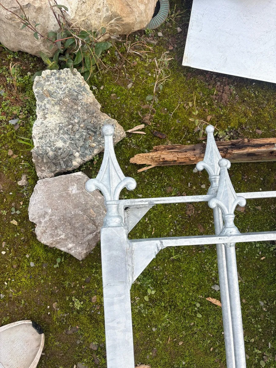 Galvanised entrance gates - Image 2