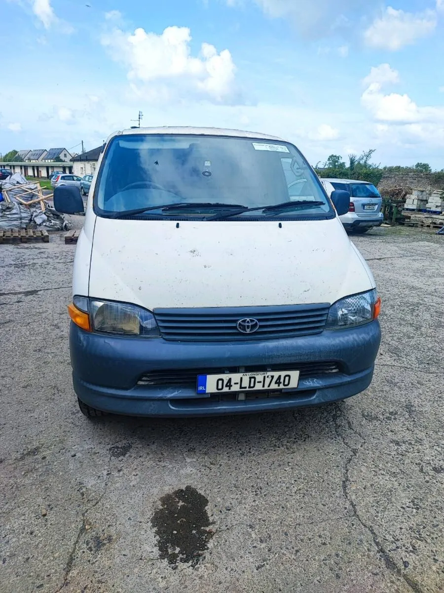 2004 Toyota Hiace - Image 3