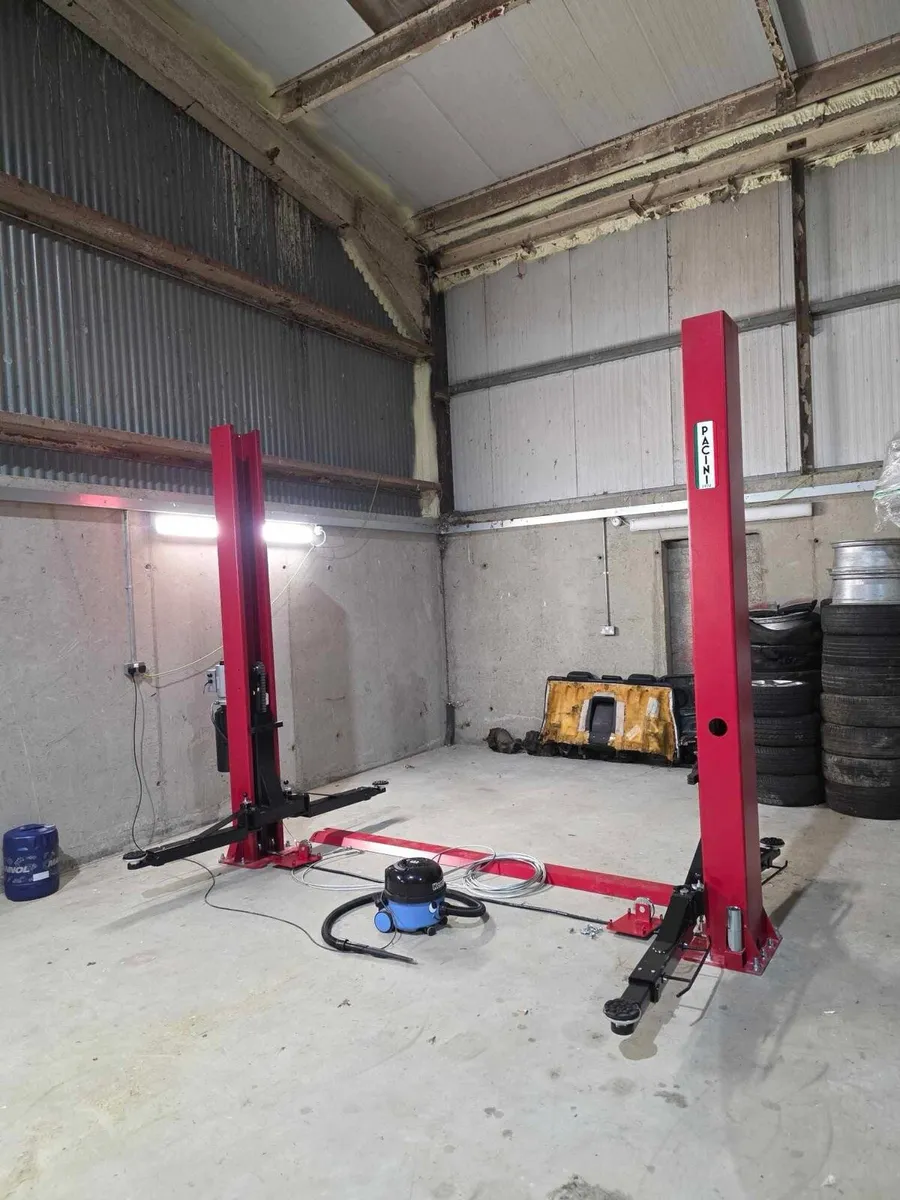 New Pacini 2 Post 4 Ton Lift - Image 1