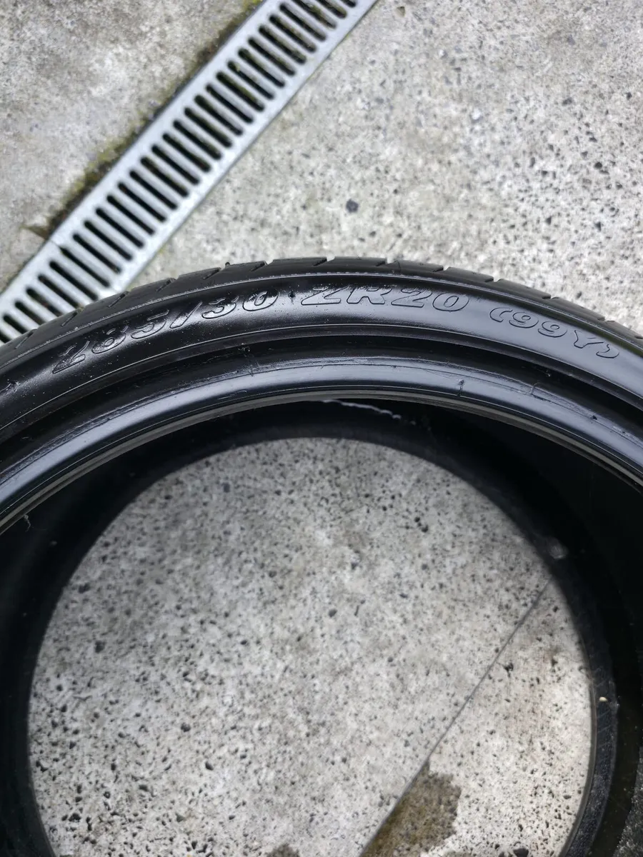Tyre 285/30R20 - Image 2