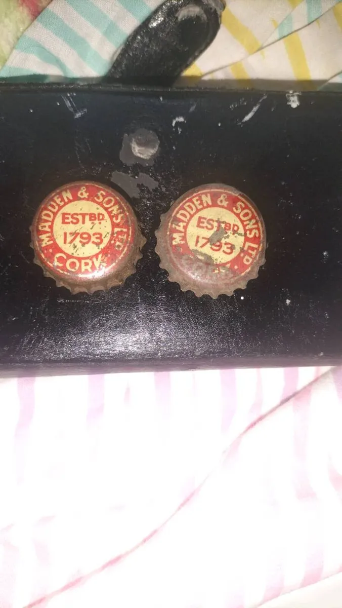 2 x  SUPER RARE VINTAGE CAPS .. BEER CAPS.. - Image 3