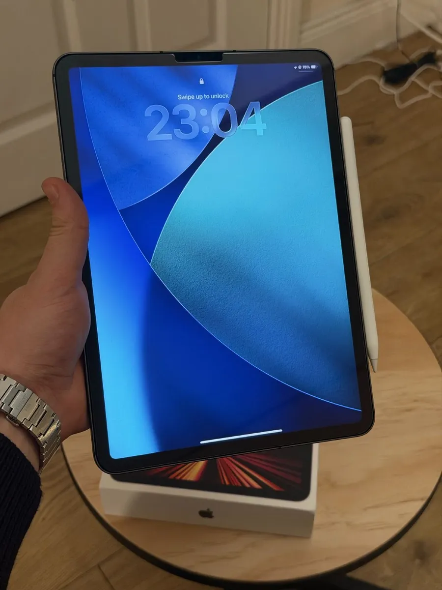 iPad Pro 11 M1 256GB Cellular + Pencil 2, Boxed - Image 1
