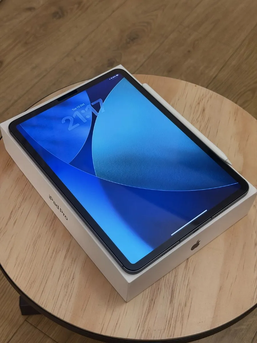 iPad Pro 11 M1 256GB Cellular + Pencil 2, Boxed - Image 2