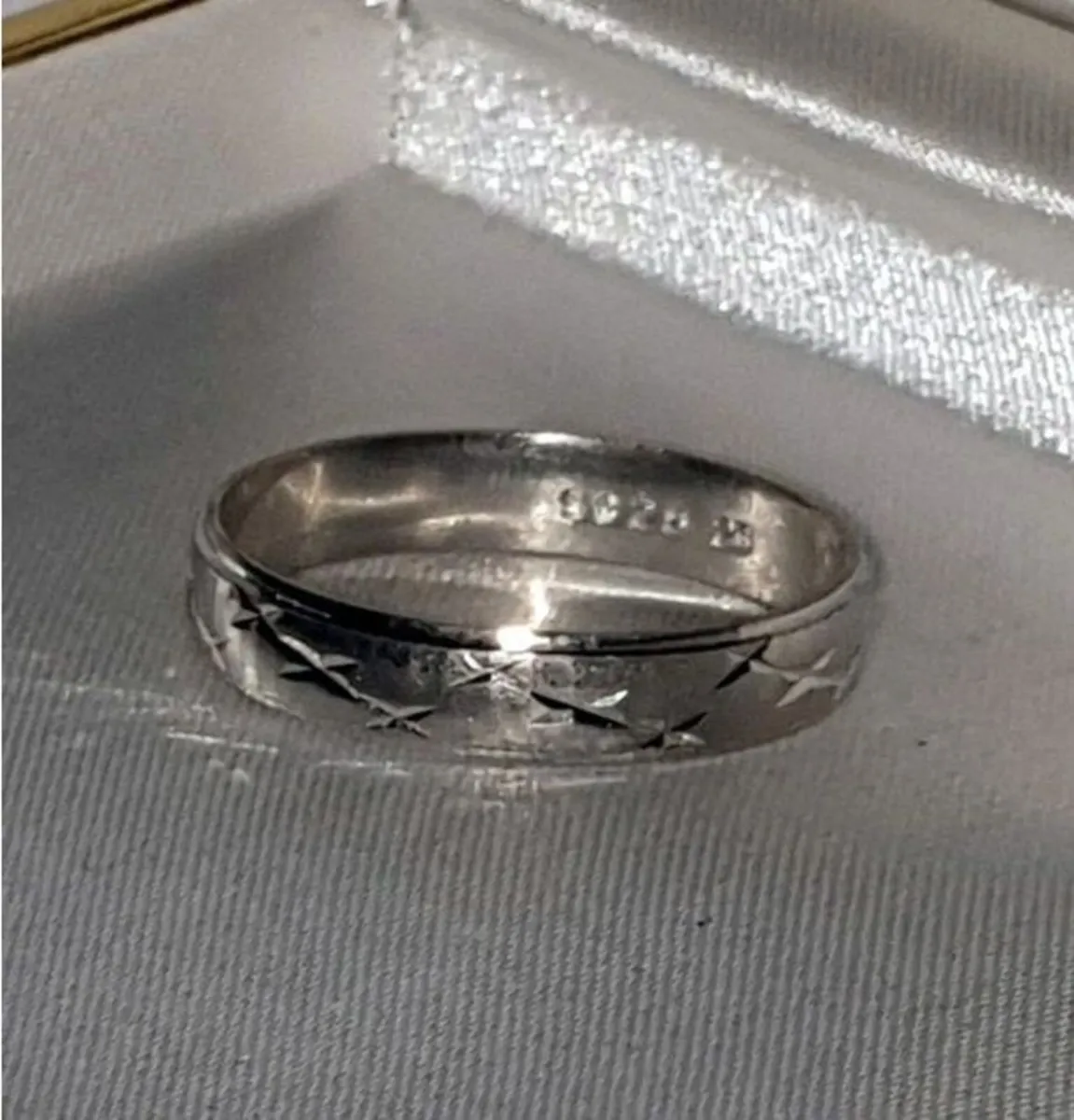 Vintage Hallmarked Silver Wedding Band Size U/10 - Image 4
