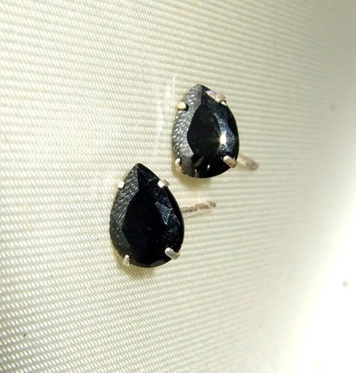Vintage Silver Pear-Cut Black Stud Earrings - Image 1