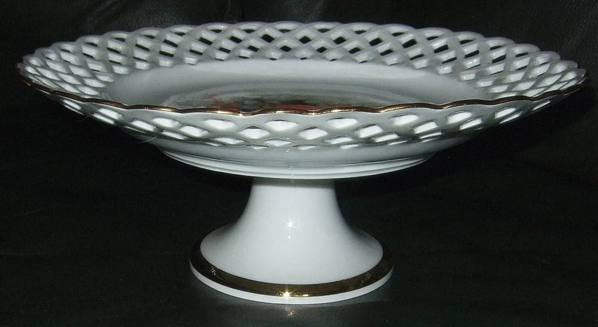 Vintage Poinsettia Footed Porcelain Bowl–Pristine - Image 3