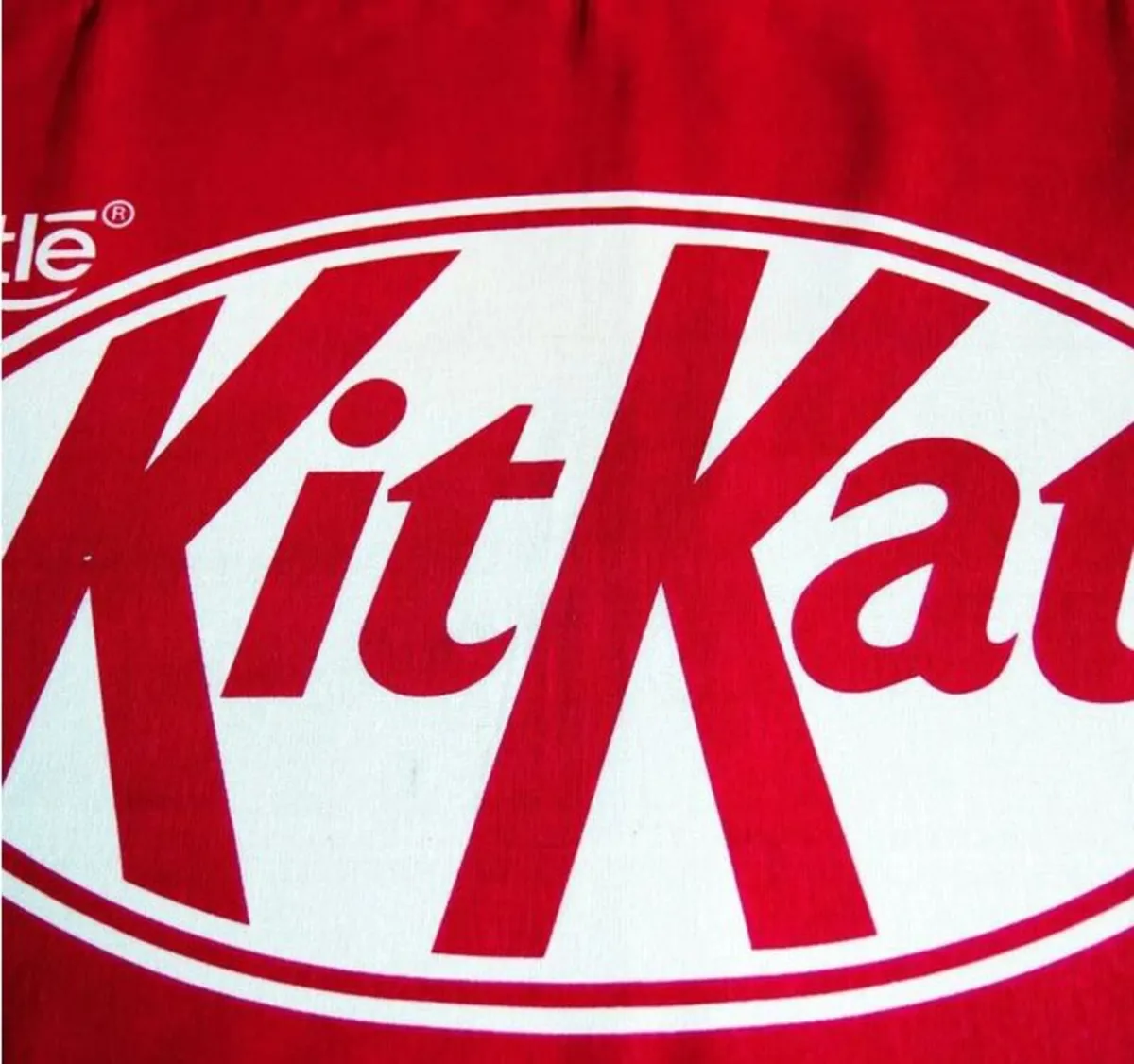 Pair of Vintage Nestlé KitKat Tea Towels - Image 3