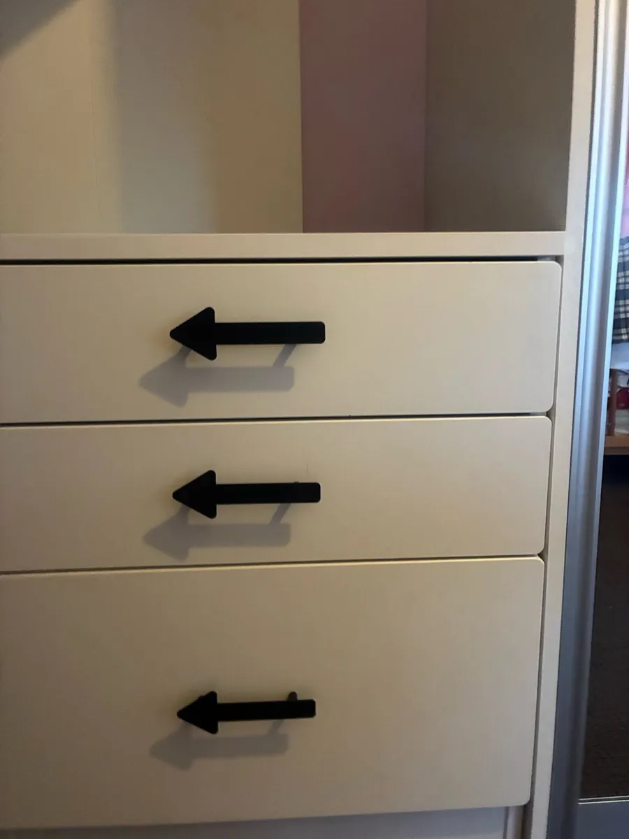 Loft bed - desk and wardrobe - Image 4