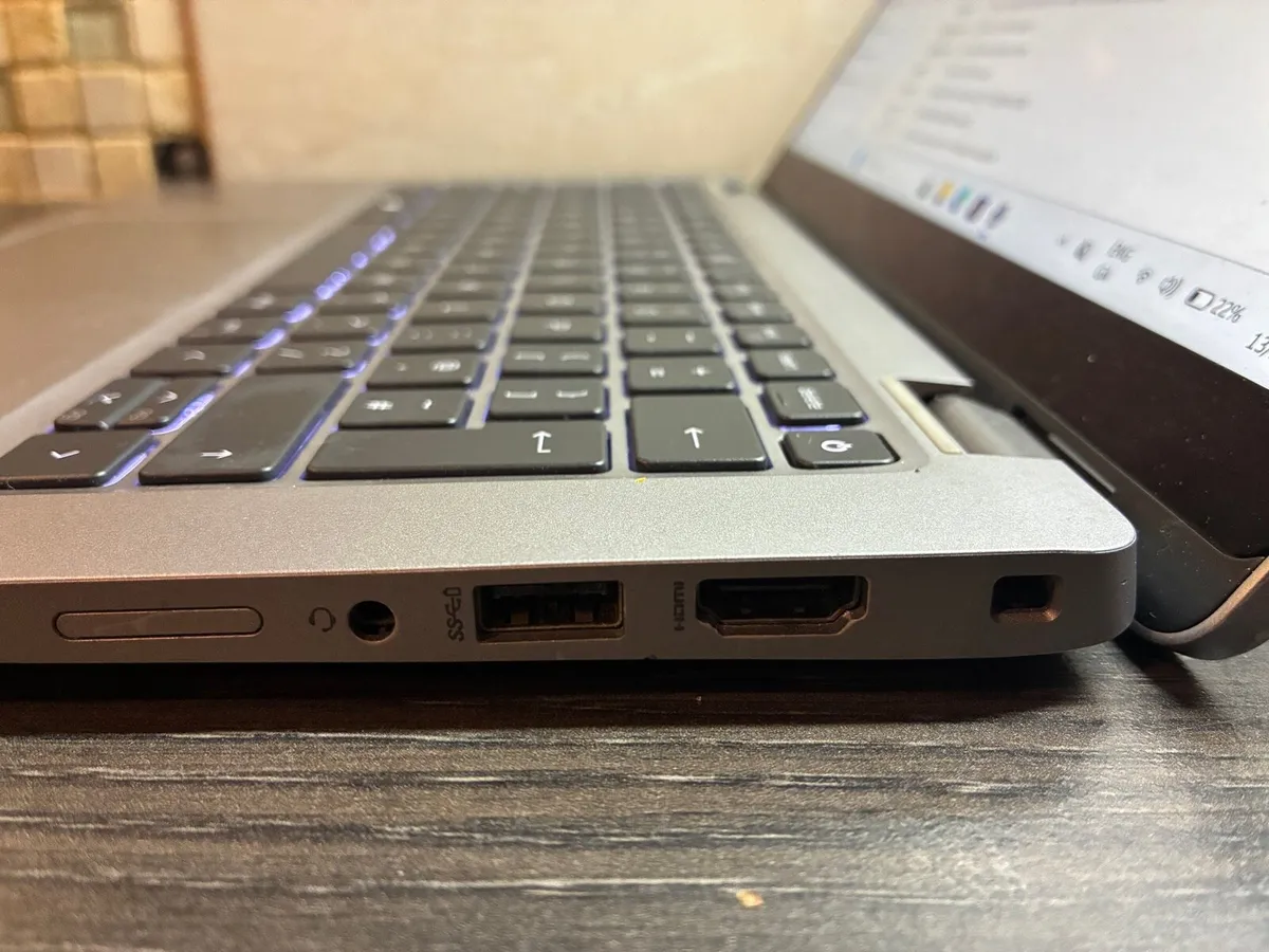 Dell Latitude 5320 - Image 4