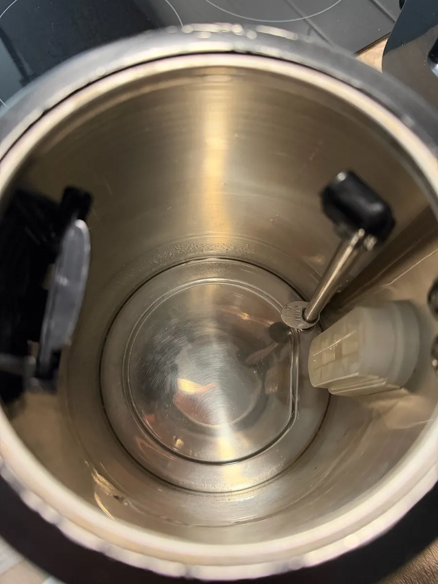 Kettle and toaster - Image 2
