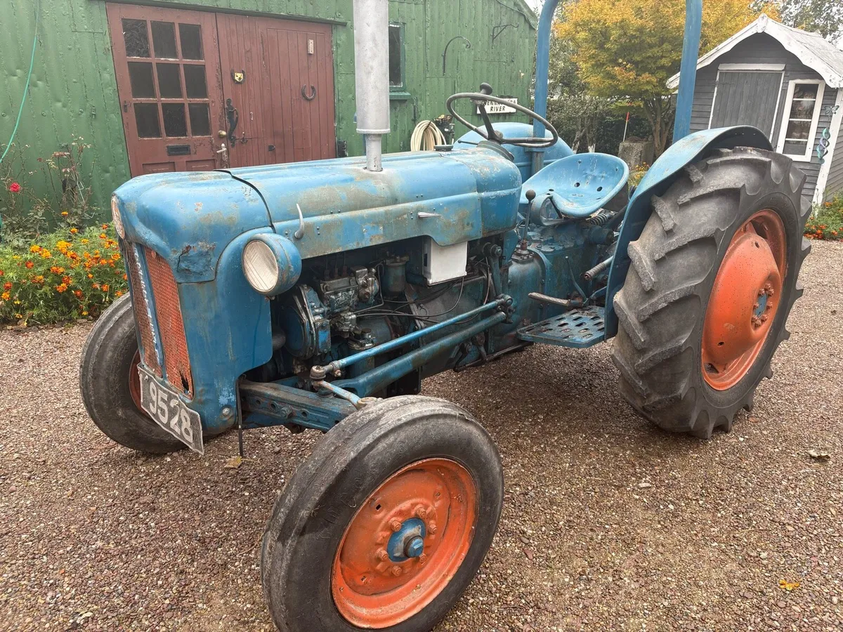 Fordson dexta tractor - Image 2