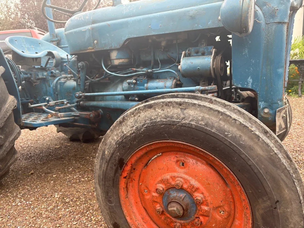 Fordson dexta tractor - Image 3