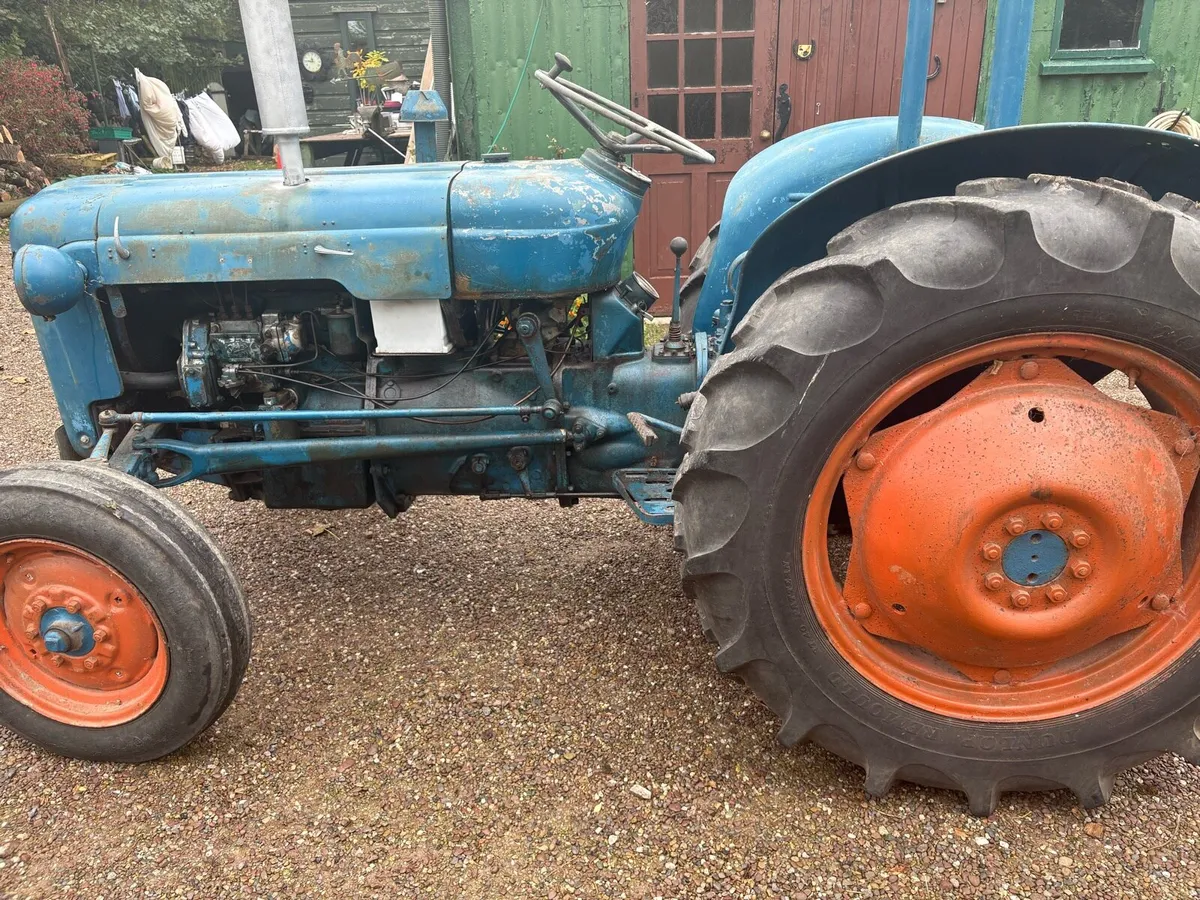 Fordson dexta tractor - Image 4