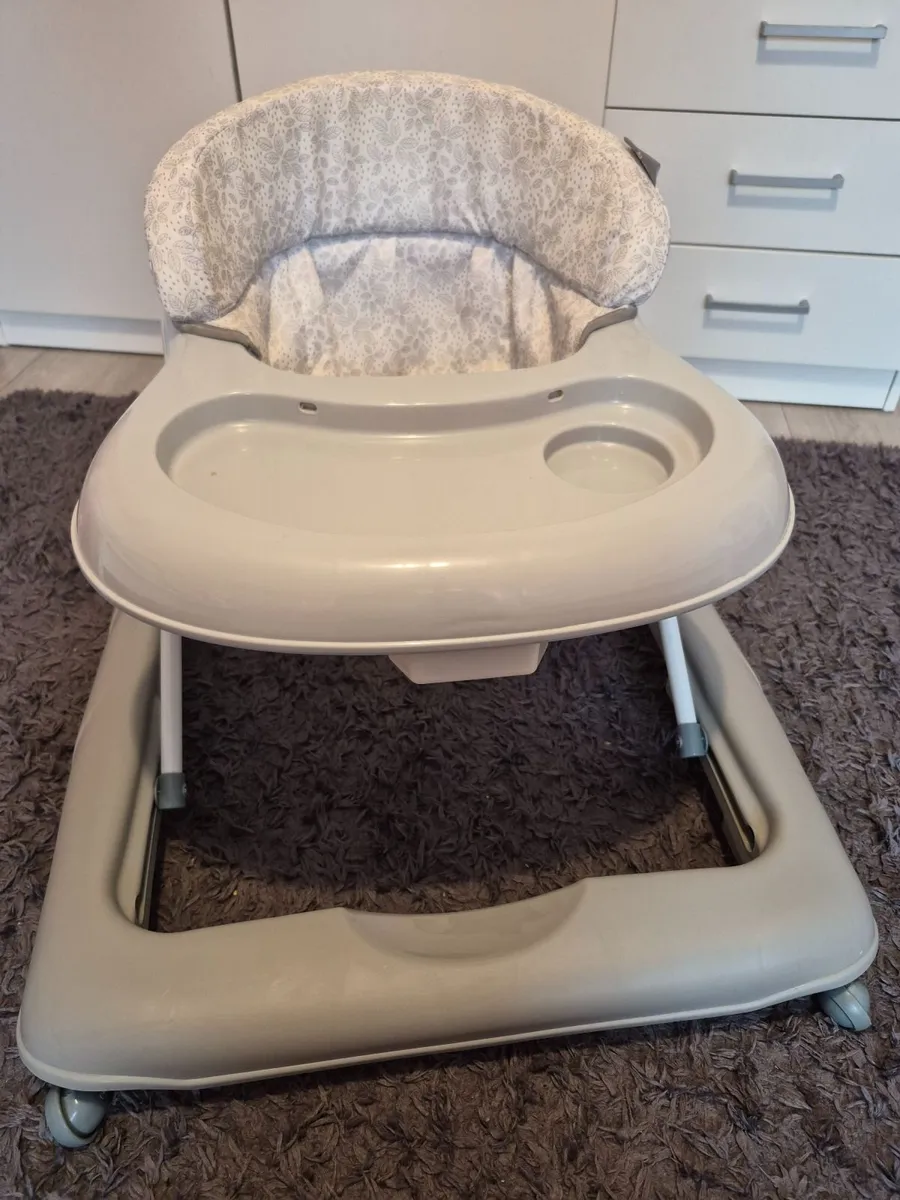 Baby walker - Image 1