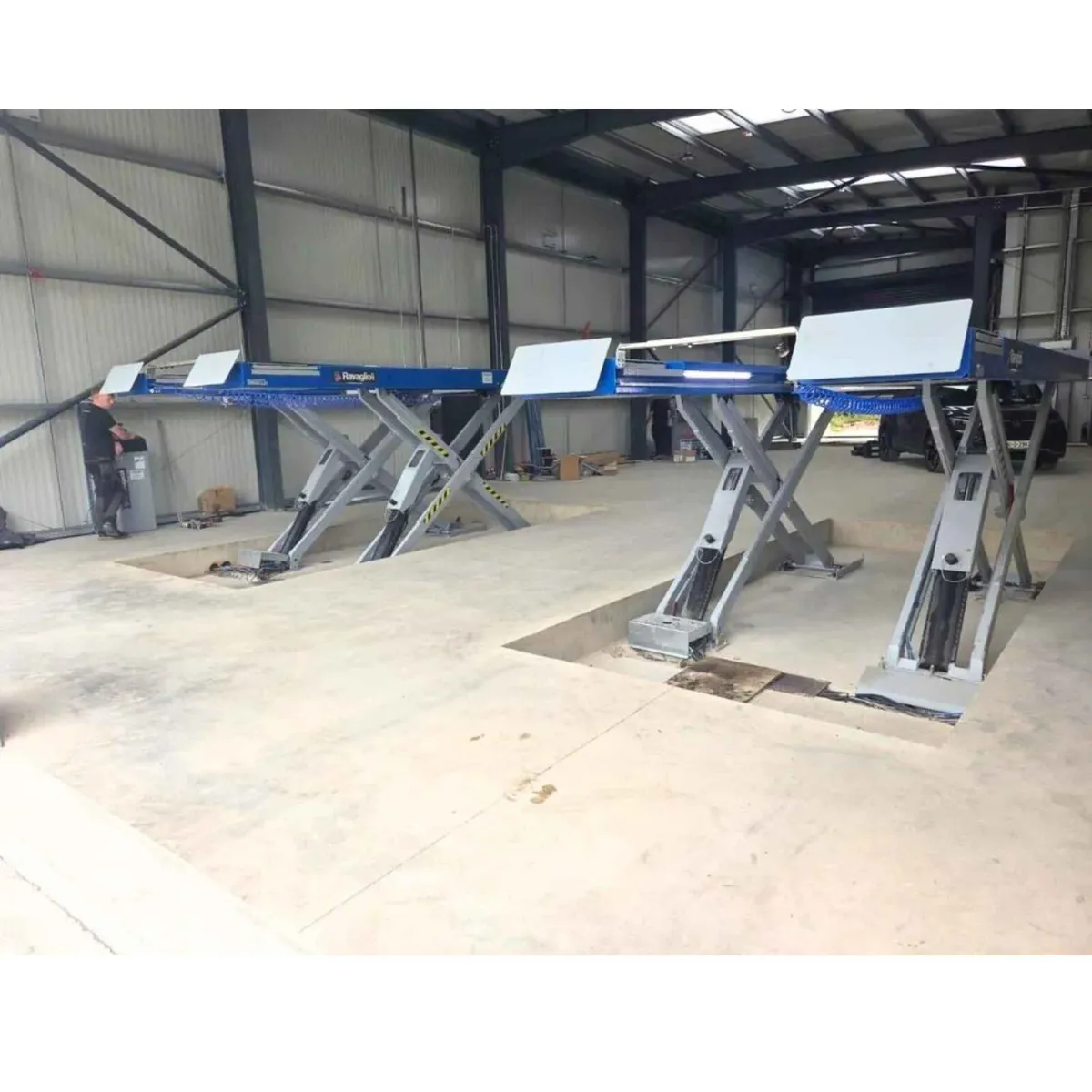 Ravaglioli Platform Scissor Lift 5.5 Metre, 5-Ton - Image 3