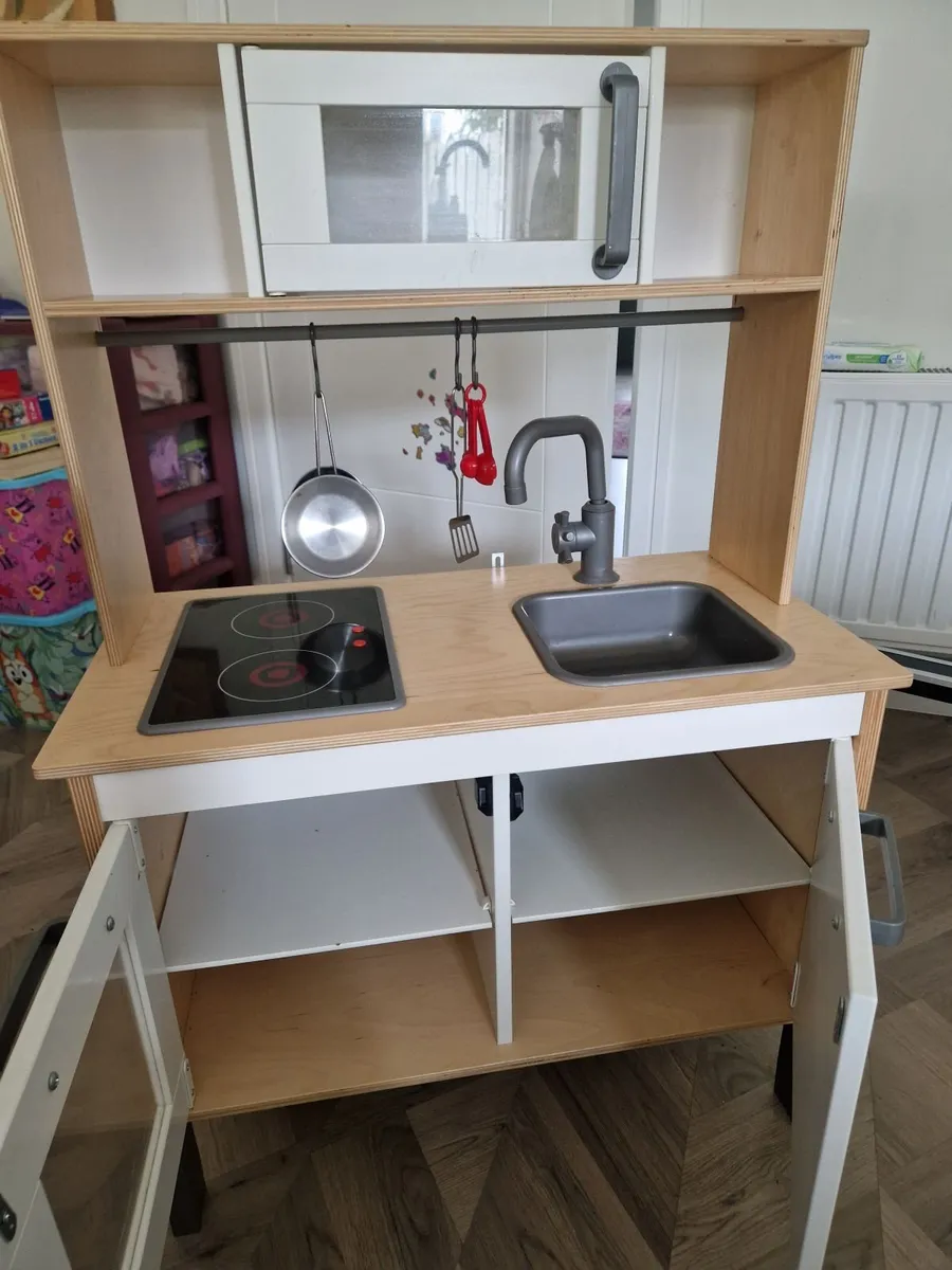 Toy kitchen - Image 2